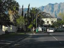 Die Gordon Road, im Hintergrund die Hottentots Berge. Somerset West, 05.09.2008