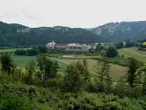 Beuron an der Oberen Donau, Blick auf die Erzabtei St.Martin zu Beuron, die Geschichte des Klosters geht zur�ck auf das Jahr 1077, Juni 2005