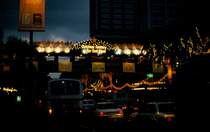 Weihnachtlich geschmckte Orchard Road in Singapur im November 1988