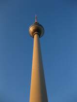 Der Berliner Fernsehturm im Abendlicht des 18. August 2010

