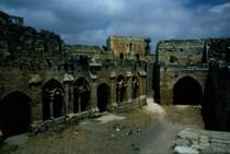 In der Burguine des Crac des Chevaliers im Mai 1989. Weitere Aufnahmen der Kreuzritterburg bei Landschaftsfotos.