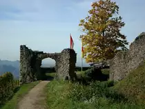 Oberkirch in der Ortenau, Eingangstor zur Ruine Schauenburg aus dem 11.Jahrhundert, Okt.2010