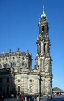 Dresden, Turm und Teil des Kirchenschiffs der katholischen Hofkirche, seit 1980 Kathedrale des Bistums Dresden und Meien, grter Kirchenbau in Sachsen, 1739-55 im Barockstil erbaut vom italienischen Baumeister Chiaveri, Okt. 2009