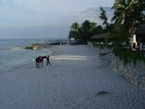 Abendstimmung am Strand von Hua Hin am 22.09.2006. Die Badegste haben den Strand verlassen und essen wahrscheinlich in einem der vielen Restaurants zu Abend