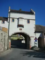 Breisach am Rhein, das Kapftor als Teil der Burgbefestigung, 1359 erstmals urkundlich erwhnt, seit 1918 als Wohngebude genutzt, Okt.2010