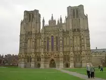 Wells, Kathedrale, erbaut ab 1175 von Kardinal Reginald, 
Lnge 113 Meter, (27.09.2009)