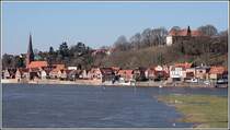 Lauenburg, malerisch an der Elbe gelegen. Rechts zweigt der Elbe-Lbeck-Kanal ab. Aufnahmedatum: 11.03.2007