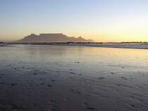 Zum Abend hin. Aufgenommen vom Bloubergstrand