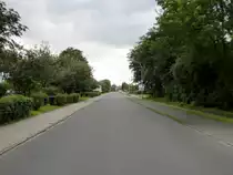 Bitterfeld, Ortsteil Wolfen, Krondorferstra�e, Blickrichtung Verbindungsstra�e, 05.09.10

