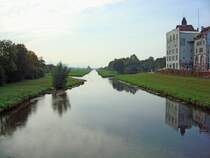 Riegel am Kaiserstuhl, Zusammenflu von Glotter(links), Dreisam(mitte) und alte Dreisam(rechts), ganz rechts die ehemalige Brauerei, Okt.2007 