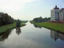 Riegel am Kaiserstuhl, Zusammenflu� von Glotter(links), Dreisam(mitte) und alte Dreisam(rechts), ganz rechts die ehemalige Brauerei, Okt.2007 