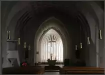 . St. Johann Baptist, Neu-Ulm: Blick durch das Kirchenschiff zum Chorraum. Die Kirche wurde in den Jahren 1922 bis 1926 vom Architekten Dominikus B�hn umgestaltet und erweitert. In den 1980er Jahren wurde sie restauriert. F�r mich eine der sch�nsten Kirchenr�ume. 02.03.2011 (Matthias)