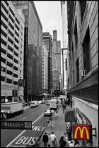 Der Blick schweift die Adams Street entlang zum Sears Tower; September 2005.