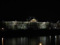 erster Versuch von Nachtaufnahmen -Finanzministerium Dresden - mit einer IXUS 65 vom Terrassenufer aus

Kritik erbeten