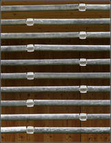 . Rehaklinik (REHAB) in Basel: Detailansicht des die Fassade prgende hlzerne Balkongelnders. 29.08.2010 (Jonas)