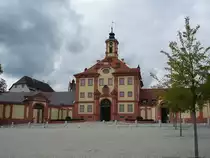Altshausen in Oberschwaben, das Torgeb�ude ist der Haupteingang zum Schlo�, Wohnsitz von Carl Herzog von W�rttemberg, Mai 2010