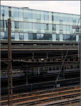 . Blick ber die Gleisanlagen des SBB-Bahnhofes zum Brogebude Elsssertor. 29.08.2010 (Matthias)