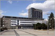 Erst seit 1970/71 ist das Rathaus der Stadt Hameln in diesem 1955 fertiggestellten Gebude untergebracht. Zuvor diente das Gebude der BHW Bausparkasse als Zentrale. 24.03.2011