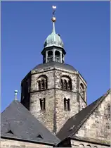 Der Vierungsturm des M�nsters St. Bonifatius in Hameln. Die Kirche wurde in der 1. H�lfte des 13. Jahrhundert erbaut. 24.03.2011