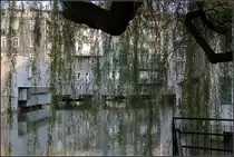 . R�ckseite der Bebauung der Inneren Br�cke in Esslingen (Vorhang zu). 11.04.2009 (Matthias)