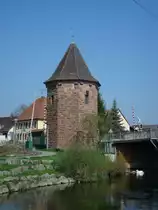 Eichstetten am Kaiserstuhl, der aus rotem Sandstein erbaute Wasserturm  Ende der 1920er Jahre diente mit seiner eingebauten Pumpe zur Bew�sserung der umliegenden landwirtschaftlichen Fl�chen, M�rz 2011 
