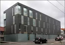 . Das Geb�ude der Bezirks�rztekammer Nordw�rttemberg in Stuttgart-Degerloch von Aldinger Architekten wurde 2004 fertiggestellt. Die S�dfassade zur vielbefahrenen Jahnstra�e wird von den unterschiedlich gro�en Fenster gepr�gt. 19.03.2011 (Matthias)