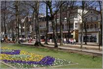 Huserzeile an der Hauptallee in Bad Pyrmont. 02.04.2011