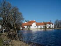 Kloster Seeon, das Benediktinerkloster wurde 994 gegrndet, heute Kultur-und Bildungszentrum, April 2005  