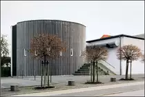 . Hochfeldhalle Pforzheim-Huchenfeld: Im Rundbau befinden sich die Umkleider�ume f�r Sportler. 04.1999 (Matthias)