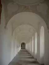 Buxheim in Bayern, der Kreuzgang des ehemaligen Kart�userklosters, die Anlage wurde Anfang 1700 barockisiert, April 2005 