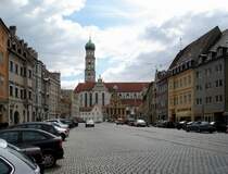 Augsburg, die kath.Stadtpfarrkirche St.Ulrich und Afra, 1937 zur Basilika erhoben, Baubeginn war 1474, der 93m hohe, markante Turm stammt von 1594, April 2006