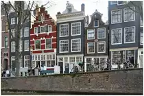 H�user an den Grachten in Amsterdam.Aufnahme am 24.04.2010 vom Boot aus.