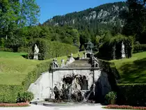 Schlo� Linderhof in Bayern, Neptunbrunnen mit Kaskaden, Aug.2006
