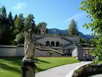 Schlo� Linderhof in Bayern, das einzige von den drei M�rchenschl�ssern des K�nigs Ludwig II, das zu seinen Lebzeiten vollendet wurde, hier der Blick zum Venustempel, Aug.2006