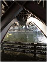 Brckenschlag: die Eisenbahnbrcke ber die Spree am Bahnhof Friedrichstrae. Aufnahmedatum: 22.09.2006