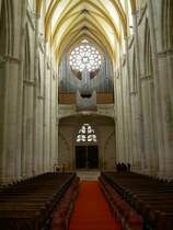 Toul, Kathedrale St. Etienne, Langschiff mit Blick auf die Orgel 
(29.06.2008)