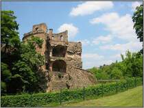 Das Heidelberger Schlo� am 11.05.2006. Im Bild die Ruine eines Turms, der im Jahr 1693 von franz�sischen Soldaten im Pf�lzer Erbfolgekrieg gesprengt wurde (lt. Wikipedia).