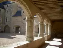 Foug�res-sur-Bi�vre, Schlosshof (30.06.2008)