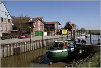 Der kleine Hafen von Freiburg (Elbe) ist �ber einen Hafenpriel mit der Elbe verbunden. 18.04.2011