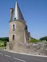 Montpoupon, Chateau, Eckturm (01.07.2008)