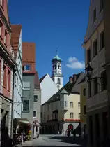 Memmingen, Blick vom Markt zur ehem.Kirche des Kreuzherrenklosters, Juli 2010