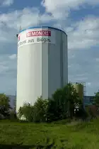 Freiburg im Breisgau, diese Verg�rungsanlage wird mit organischem Abfall (in Freiburg die braune Tonne)betrieben, das anfallende Biogas wird mit Deponiegas der M�llkippe gemischt und im Blockheizwerk in Energie umgewandelt, Mai 2011