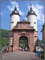 Das Tor der Alten Br�cke in Heidelberg am 11.05.2006.