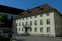 Bad S�ckingen am Hochrhein, das Palais Landenberg vom Anfang des 19.Jahrhunderts beherbergt heute das Rathaus, Mai 2011