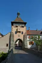 Gemar(Guemar)im Elsa�, das Obertor von etwa 1400, 2009 frisch restauriert, Mai 2011 