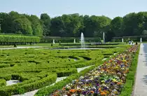 Gartenanlage beim Schlo� Br�hl mit Springsbrunnen - 23.04.2011