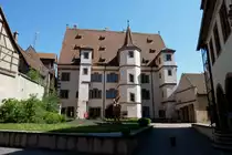 Schlettstadt im Elsa�, der Pr�latenhof, ein Beispiel f�r fr�he els�ssische Renaisannce etwa um 1580, war die Stadtresidenz der ehemaligen Benediktiner von Ebersm�nster, Mai 2011