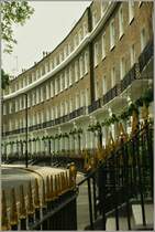 Eine typische Londenerstrasse: Gardens.Frher wohnte hier der hhere Mittelstand, heute findet man eher Bros und Hotels in diesen Husern.
(06.05.2011)