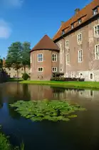 Raesfeld, Wasserschlo� Nordfl�gel mit Rundturm, Kreis Borken (29.05.2011)