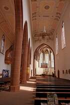 Kaiserslautern, Innenraum der St.-Martins-Kirche, eine zweischiffige Hallenkirche, April 2011
